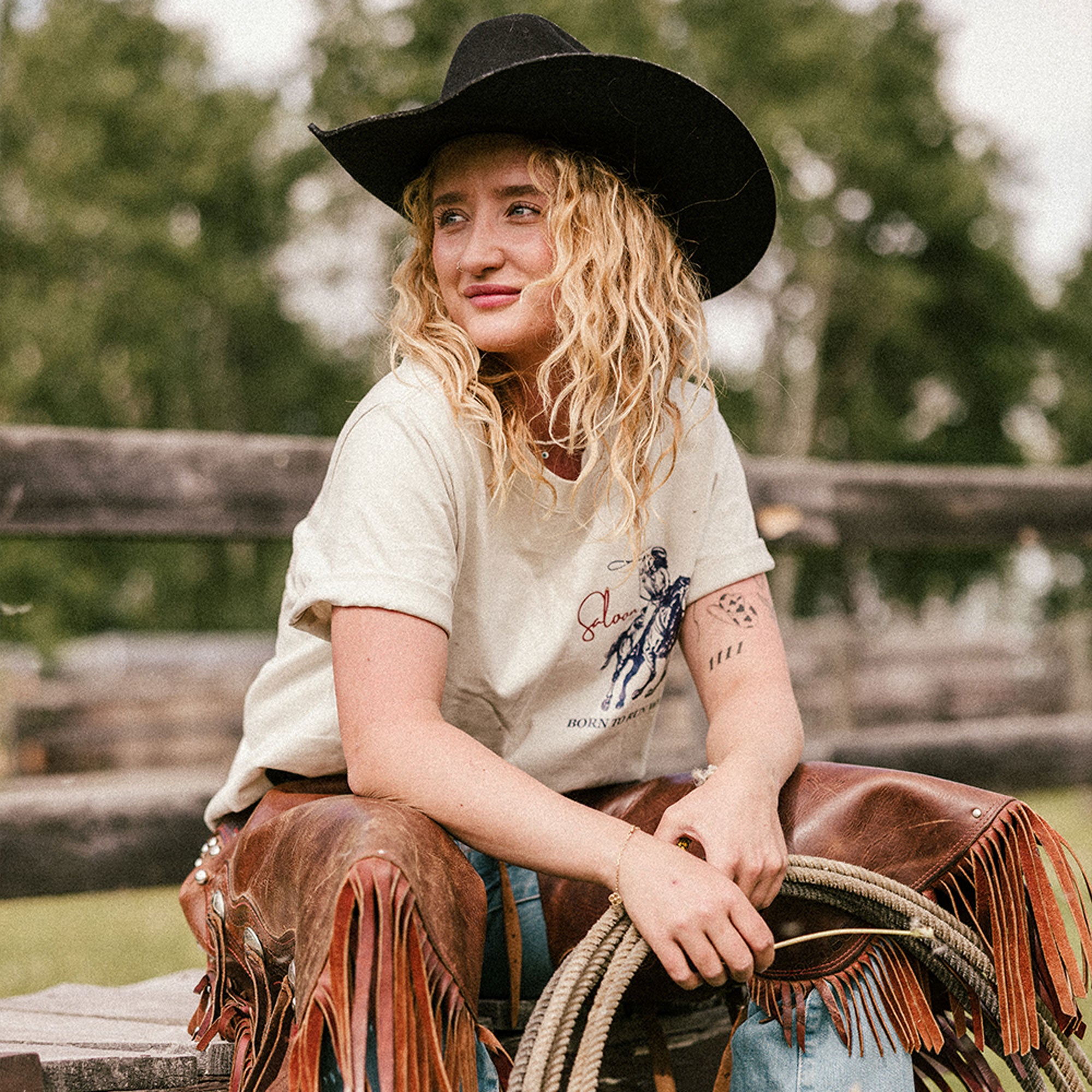 LONG LIVE COWGIRLS - WOMENS HEAVY FADED TEE