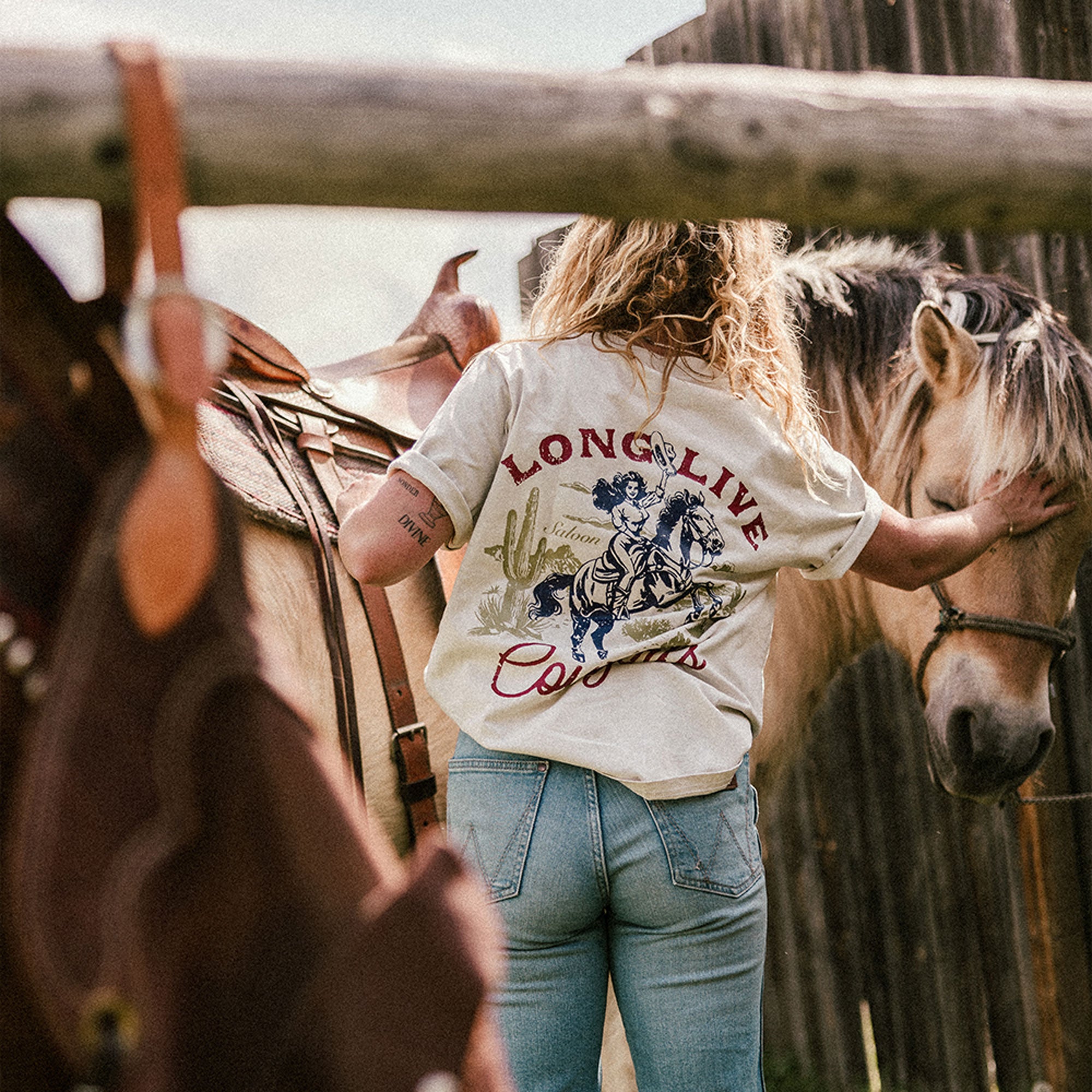 LONG LIVE COWGIRLS - WOMENS HEAVY FADED TEE