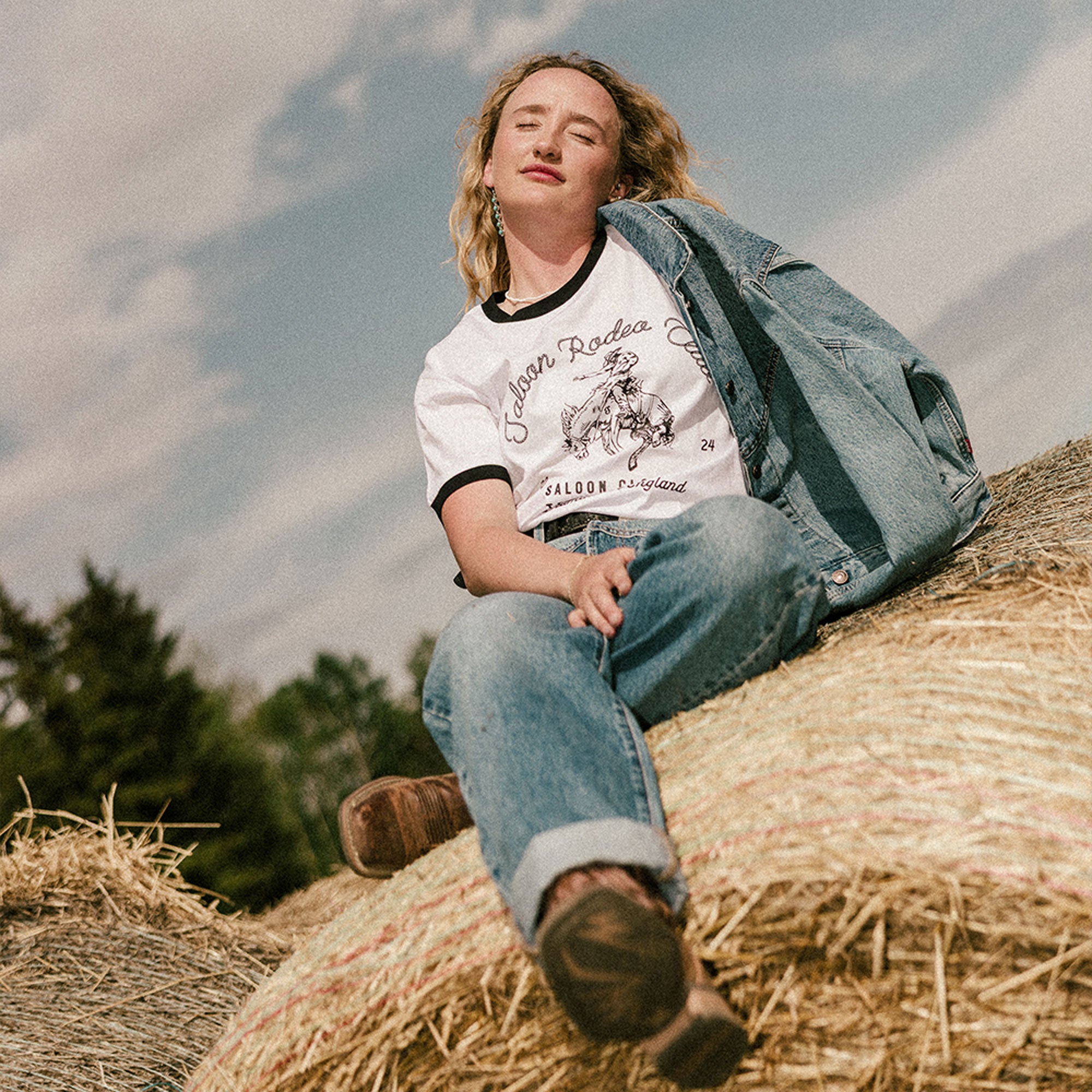 Saloon Rodeo Club - Ringer Tee (W/B)